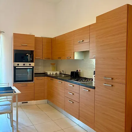 Boutique 2 B 2b Near San Julian Appartamento *